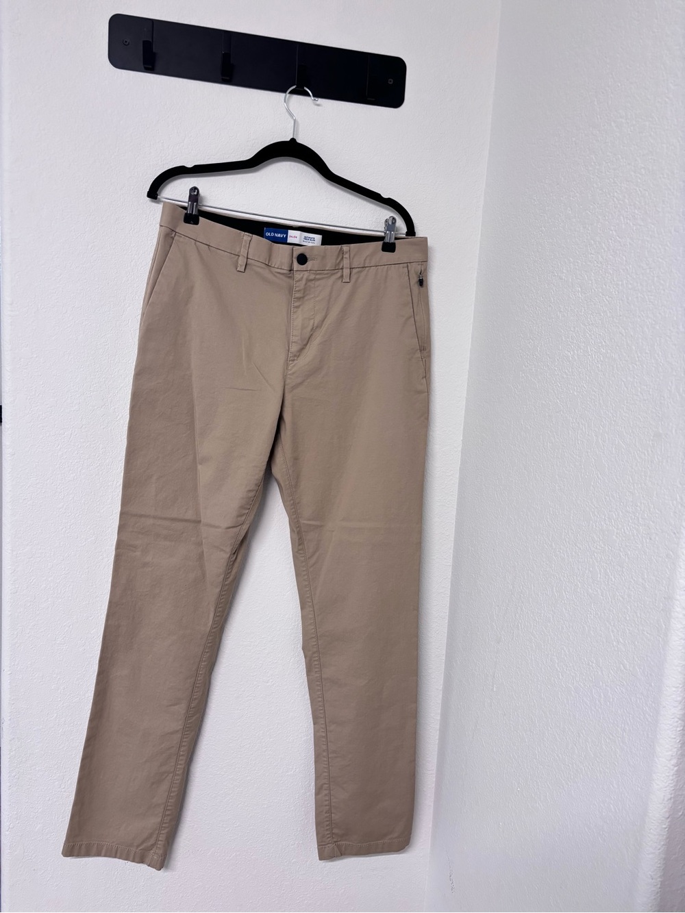 Old Navy Ultimate Tech Slim Built-In Flex -Men’s Light Khaki Pants